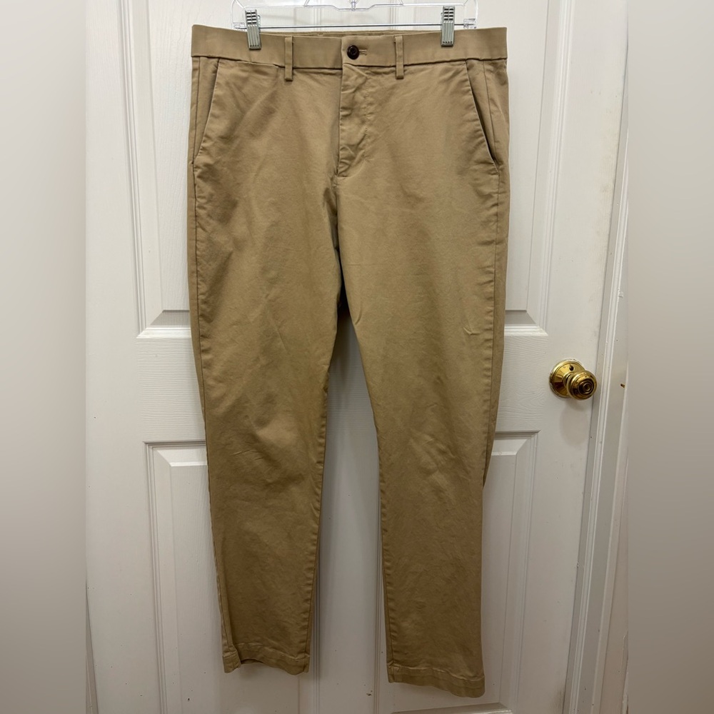 GAP slim 33x30 khaki pants *like New*